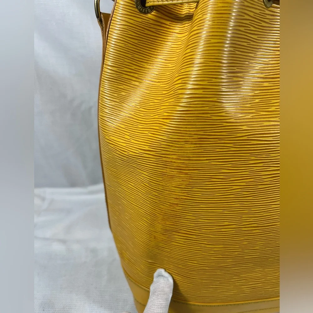 3148: Louis Vuitton Epi Noé GM Kenyan Fawn Yellow Bucket Bag